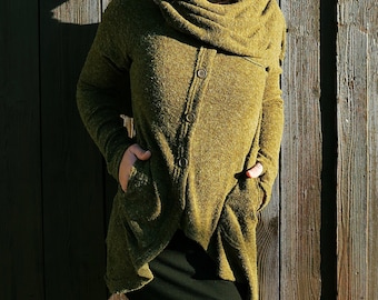 Cardigan ~ Knitted top ~ Asymmetric top with long sleeves, hoodie, thumb holes and pockets ~ In olive green ~ The Wildy cardigan