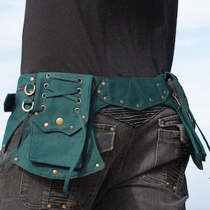 Pocket belt ~ Belt bag ~ For festival and travel ~ With 5 pockets ~ Bottle green cotton ~ Unisex ~ The Celticbelt