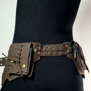 Pocket belt ~ Utility belt ~ Festival, travel and urban life ~ With 5 pockets ~ Brown cotton ~ From size XS till XL ~ Unisex ~ The Twistbelt