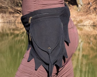 Pocket belt ~ Canvas belt bag ~ Witchy or pixie style ~ With 4 big pockets ~ Black cotton ~ The Witchbelt