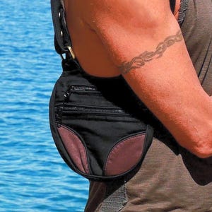 Holster bag ~ Utility vest ~ 6 pockets ~ Black and brown cotton ~ Unisex ~ Free size ~ The Kite Holster