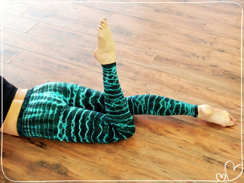 stretch and strong ~ High waist ~ Blue batik ~ The Ocean Leggings Leggings ~ Active wear ~ Yoga tights ~ Super soft