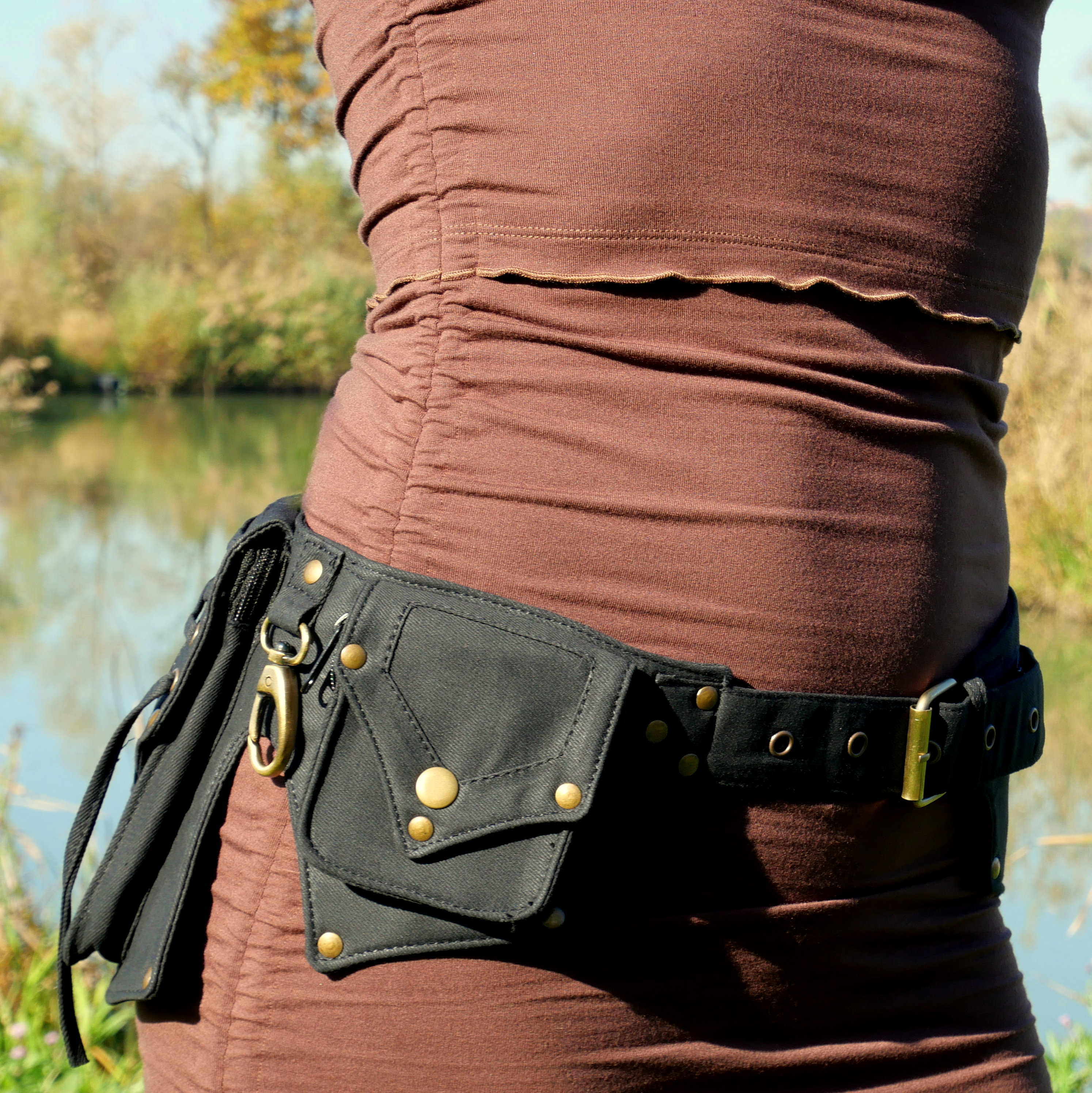 Pocket belt ~ Utility belt ~ Festival and travel hip bag ~ With 5 pockets ~ Black cotton ~ Unisex ~ The Celticbelt