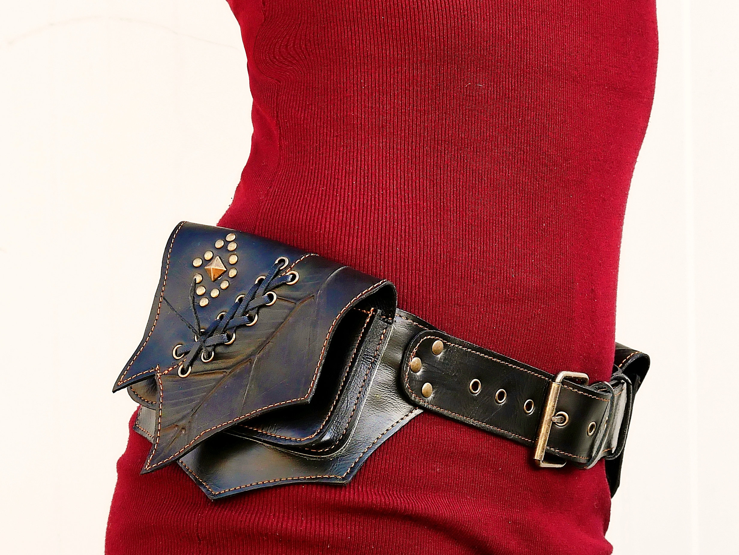 Leather Utility Belt: Hammered Leaf Design, 4 Pockets ~ the  display picture 2