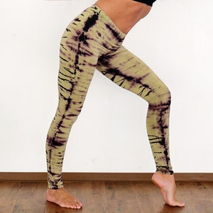 Leggings Sport und Yoga Strumpfhose Extrem weich, stretch und stark Batik Vanillefarbe und Schwarz Die Black Tiger Leggings Bild 3