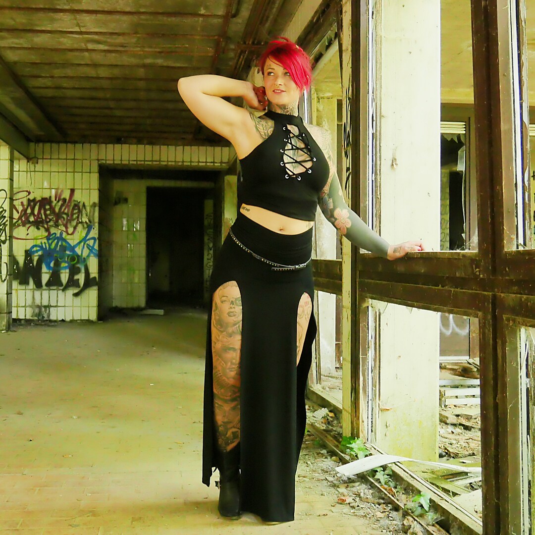 Banded Open Skirt