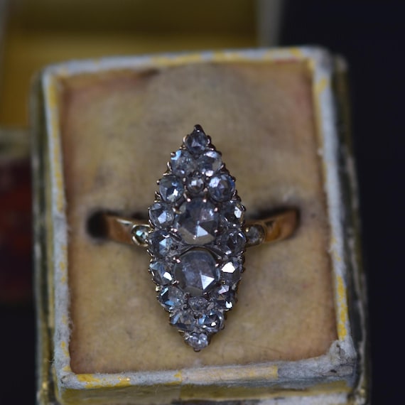Antique 17 karat Gold Natural Diamond Rose Cut Navette Diamond Ring