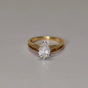14 Karat 1.01 Carat Pear Shape J/VS2 Natural Diamond Solitaire Engagement Ring
