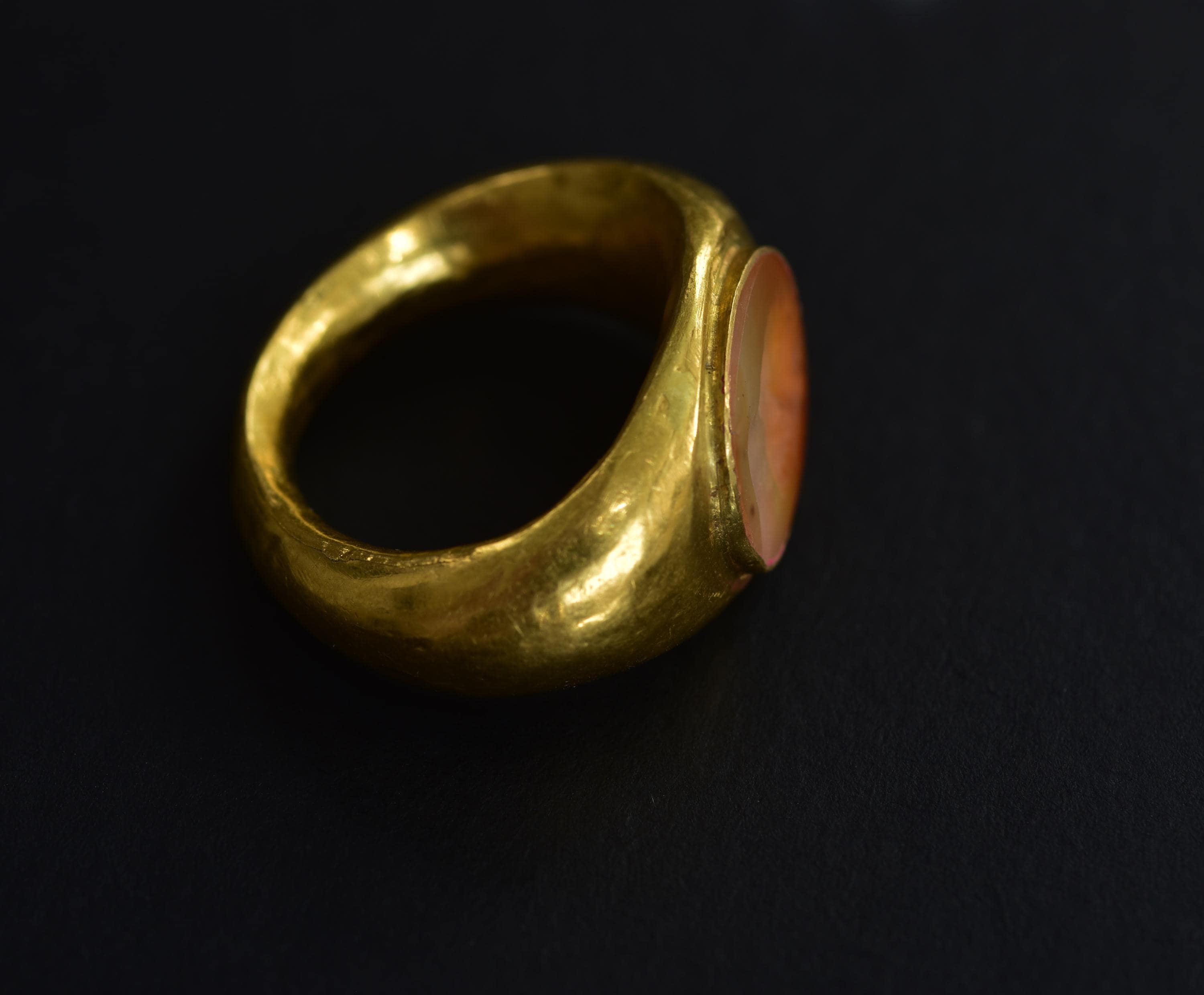 Ancient Roman 22k Gold Intaglio Ring Imperial Period 1st–2nd Century CE ...