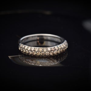 14 Karat Weißgold Pave Natural Fancy Champagne Diamond Band EFFY .72 VIDEO