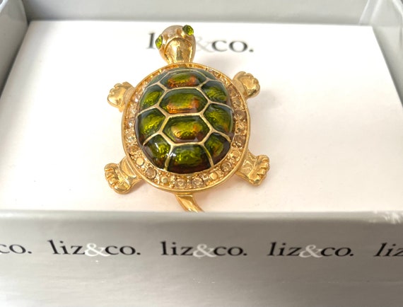 Vintage Liz & Co Gold Plated Green Turtle Brooche - image 1