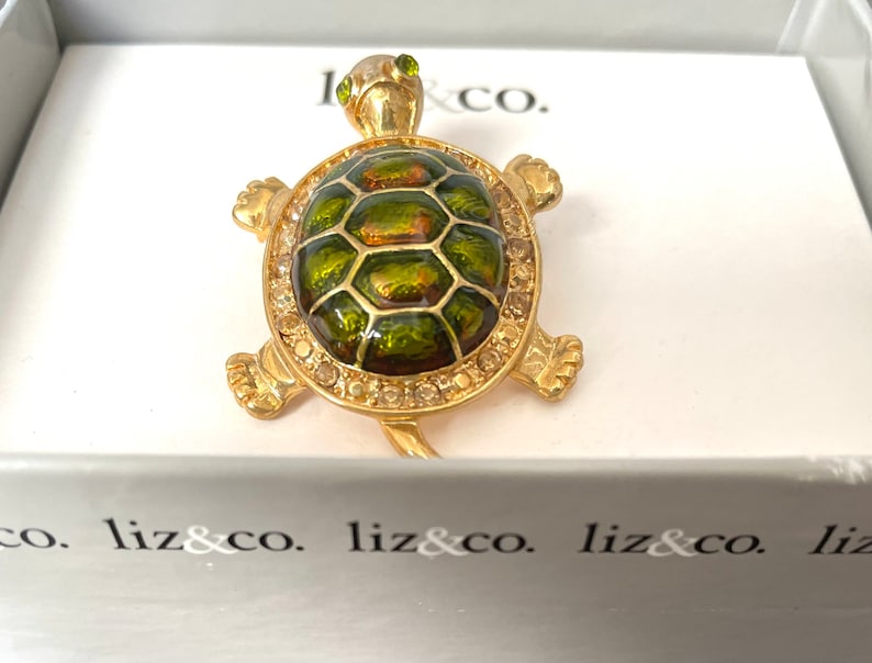 Vintage Liz & Co Gold Plated Green Turtle Brooche image 1