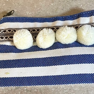 Gestreifte Baumwolle Clutch mit Pom Pom Quaste Handgemachter Reißverschluss W / Satin Futter