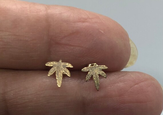Solid Yellow Gold *Marijuana Leaf* Post Earrings … - image 4