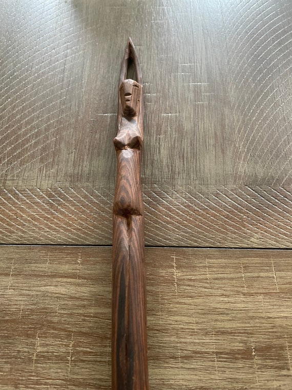 ヴィンテージ 抽象的な木製彫刻 女性の姿 フォークアート ウッドカービング