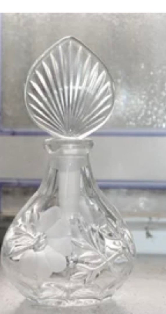 フロストガラス 香水瓶 花柄 グリーン ヴィンテージガラス香水瓶（フロストガラスの花型トップ付き） - Etsy 日本