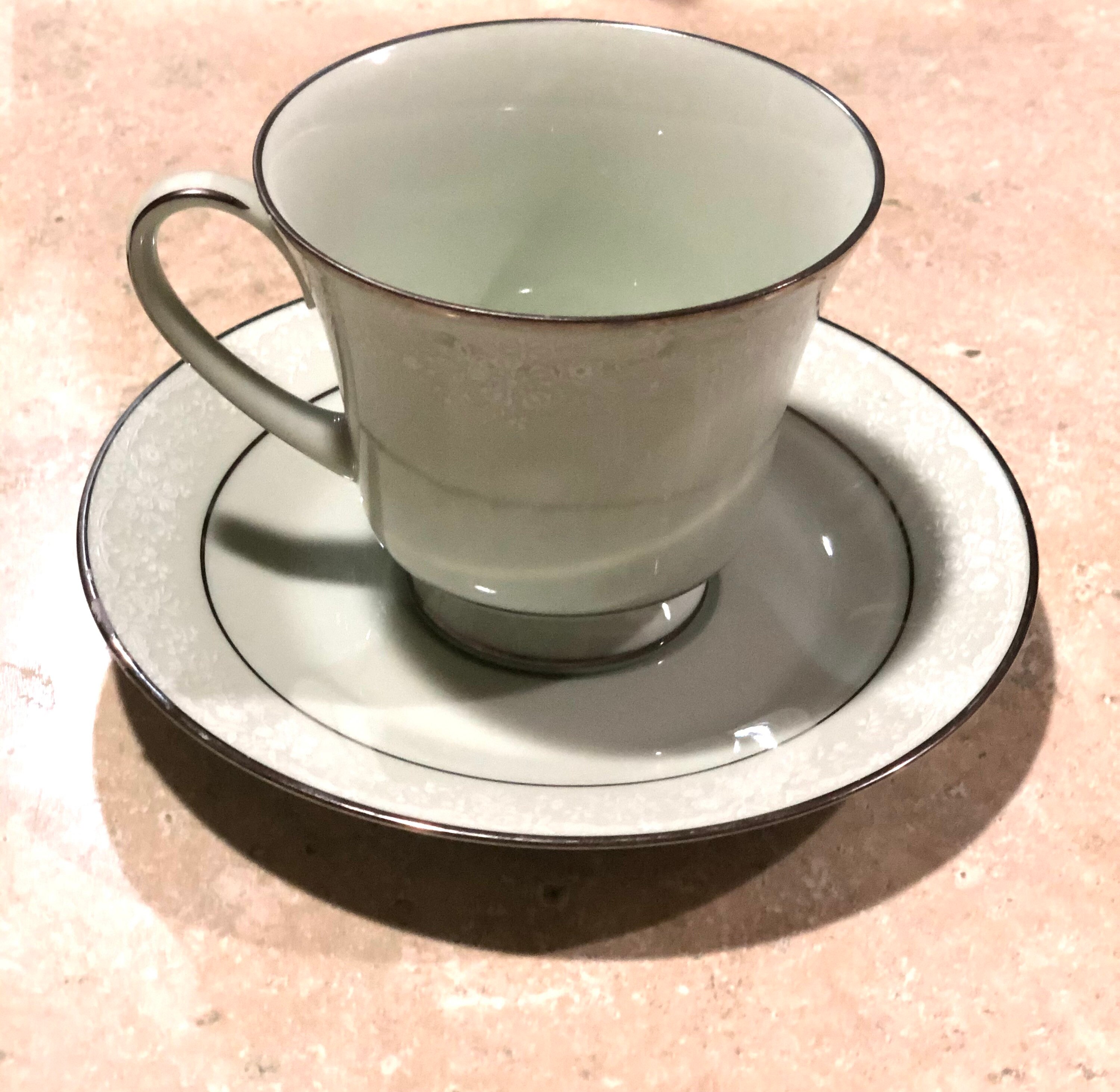ノリタケのヴィンテージ オノール グリーンティーカップ＆ソーサー
