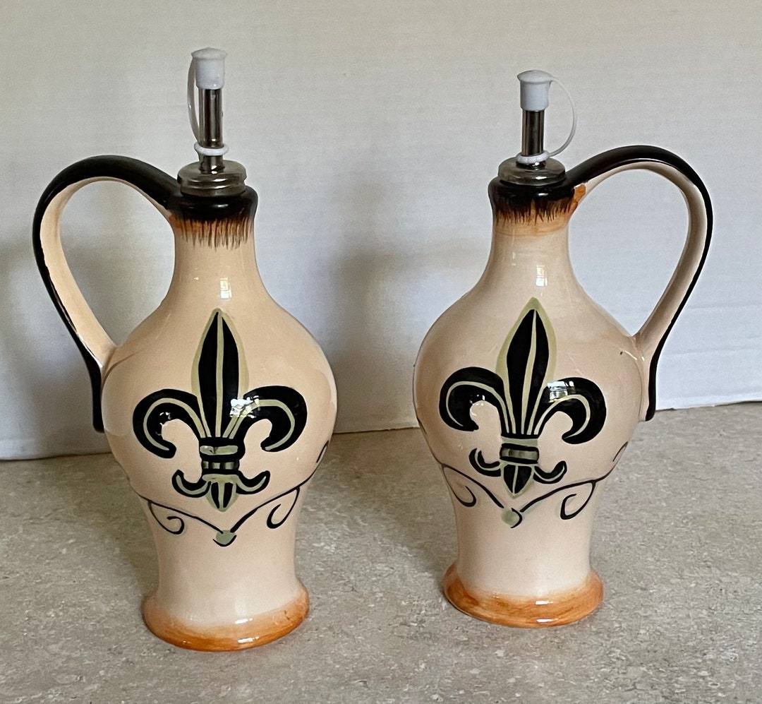 Vintage Fleur De Lis Oil Dispensers Hollywood Casino Bay Dt.louis Set