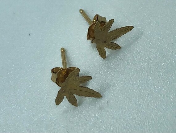 Solid Yellow Gold *Marijuana Leaf* Post Earrings … - image 3
