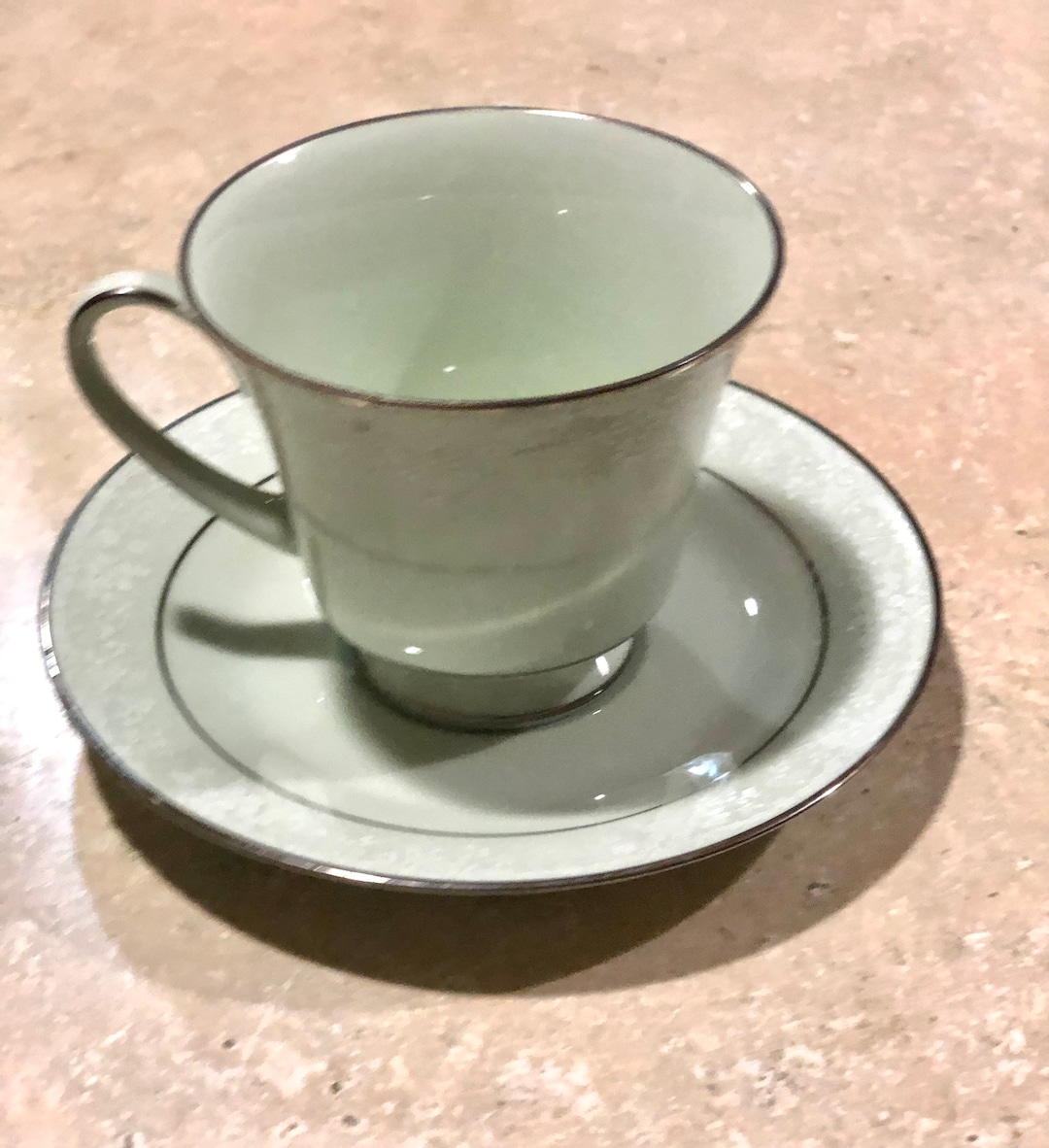 ノリタケのヴィンテージ オノール グリーンティーカップ＆ソーサー