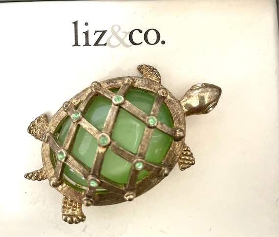 Vintage Liz& Co Jade Sea Turtle Brooch - image 1