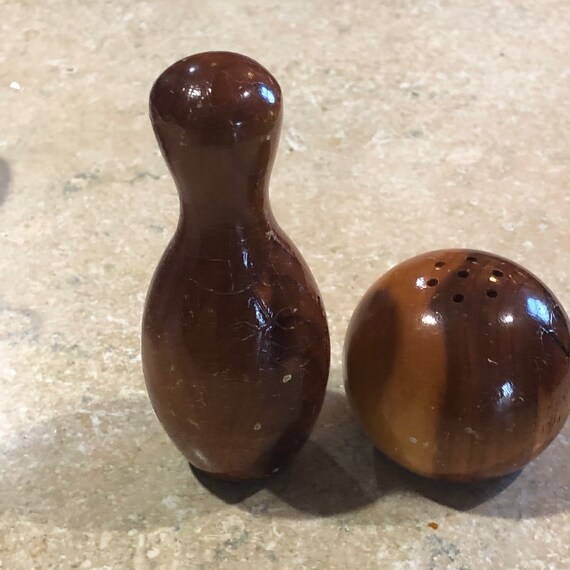 ヴィンテージ風木製ボウリングピン＆ボール型ソルト＆ペッパーセット