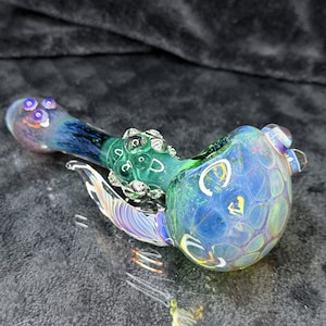 Color changing honeycomb hand pipe with implosion horn, rich purple accents and a lens studded maria // color changing glass pipe /