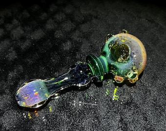 Sleek and stylish color changing pocket pipe in greens, transparent purples, yellows and fume  // color changing glass pipes //