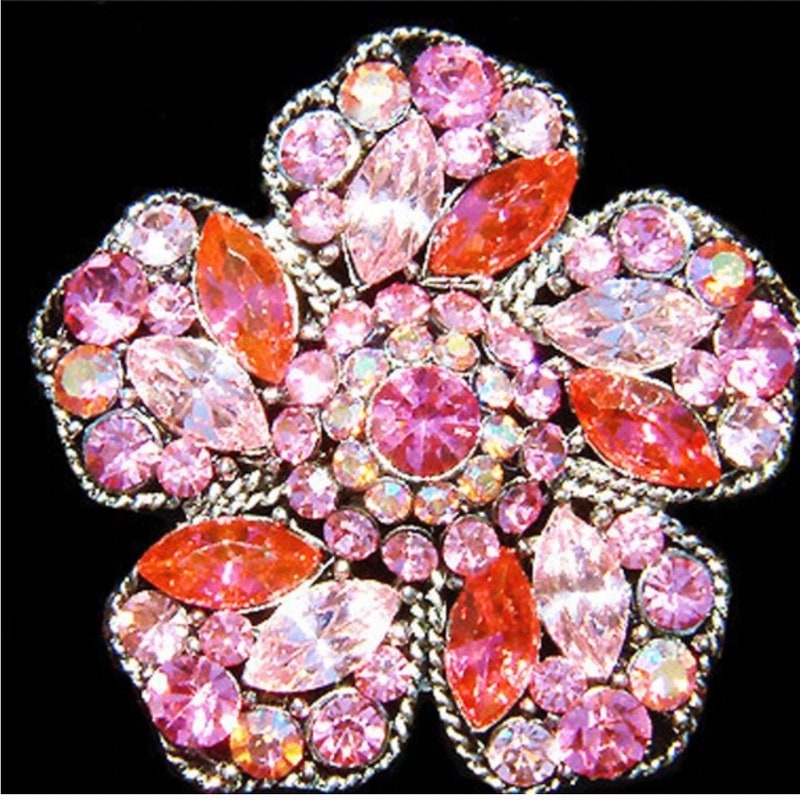 Handmade Swarovski Chrysanthemum Brooch (Hematite Gold)