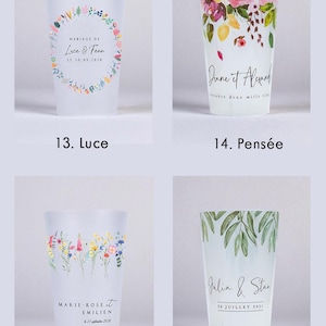 Op de afbeelding: Vier doorzichtige plastic bekers met verschillende bloemenontwerpen. De bekers zijn genummerd van 13 tot 16 en hebben namen zoals Luce, Pens&eacute;e, P&eacute;taline en Roma. Elke beker heeft een ander bloemenontwerp en een andere tekst.