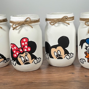 Mickey Mason Jars / Mickey Mouse / Mickey Mouse Decor / Minnie Mouse / Goofy / Donald Duck / Painted Mason Jars
