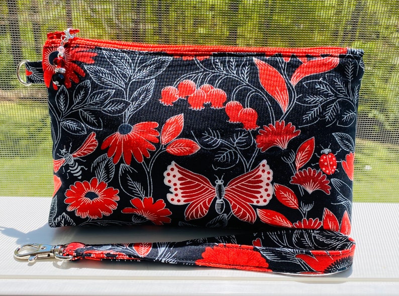 Perfect Zip Wristlet Bag Midnight flowers