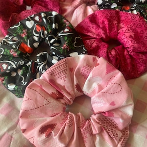 Jumbo Valentine’s Day Scrunchies. Hot Pink Scrunchie. Heart Scrunchie. Pink Scrunchie. Handmade Scrunchie. Scrunchie Pack.