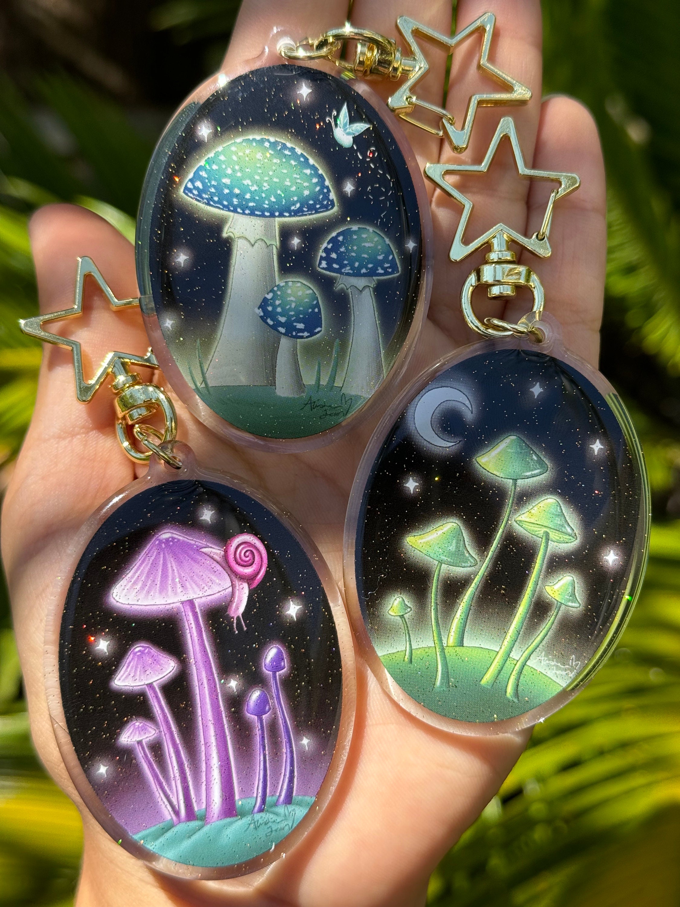 Sparkly Magic Mushroom Keychain / Epoxy Double Sided Front Side Glitter /Fungi Keychains / Fungus Keychain / Fairycore / Cottagecore Gift