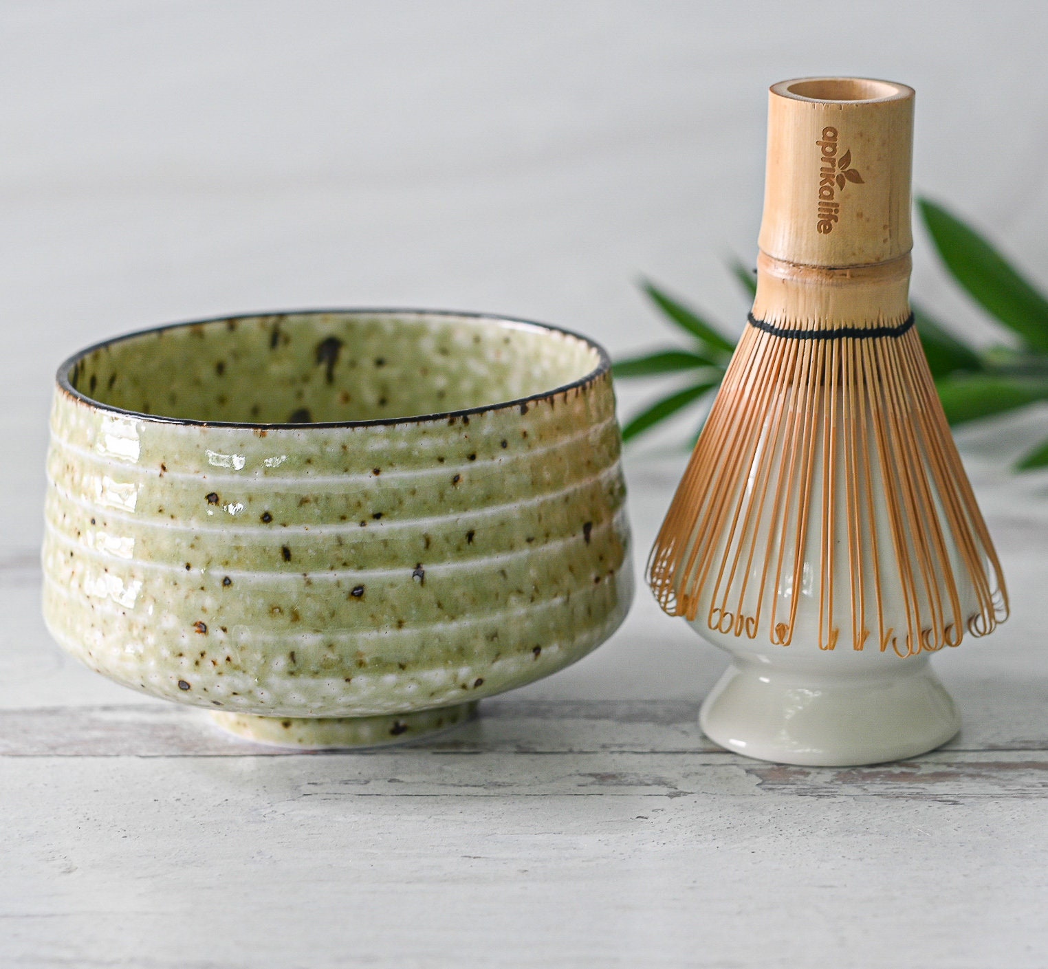 Complete Starter Matcha Bowl and Whisk Kit - Retro Japanese Traditional  Bamboo Matcha Whisk (Chasen) - Scoop - Textured Glass Matcha Bowl with  Spout