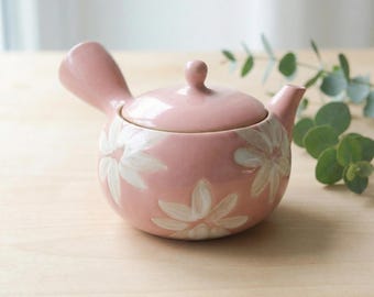 Handmade Pink Kyusu with White Flowers Design: Ceramic Pink Tea Teaware (480 ml / 16 fl oz) Tokaname Teapot