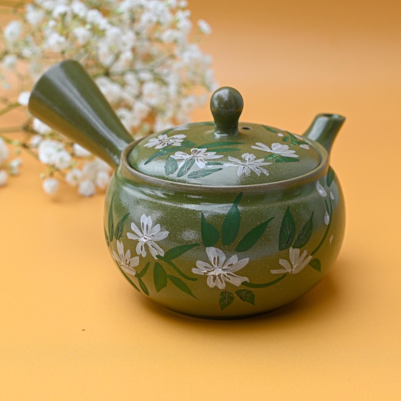Handmade Green Kyusu Teapot: Japanese Floral Tea Strainer (14 fl oz/420ml)