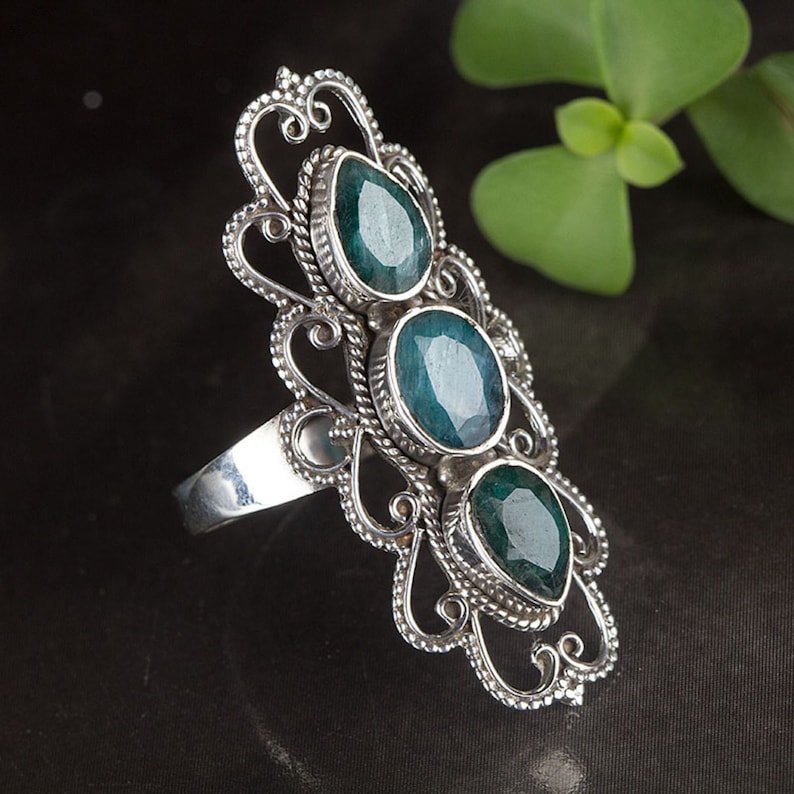 Strong and protection ring Emerald ring in Sterling Silver Tri-stone Emerald Beautifully Crafted ring Gemstone Jewelry May Birthstone