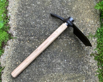 Restored English WW1 entrenching tool - great for the garden