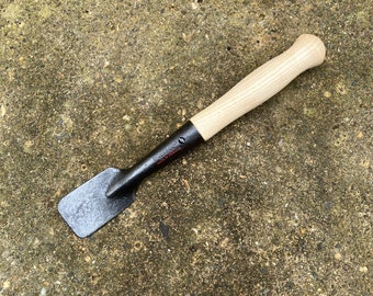 Restored old English C T Skeltons garden thistling spud tool trowel