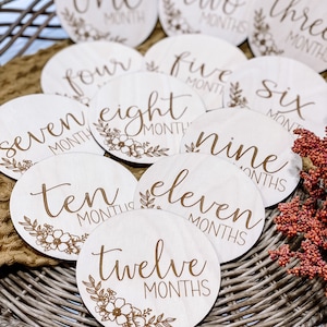 Tarjetas florales de hitos para bebés / Regalo para baby shower / Fotos de hitos para bebés / Guardería / Tarjetas de hitos para bebés de madera / Anuncio de nacimiento / Madera