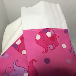 Funda de almohada de elefante rosa