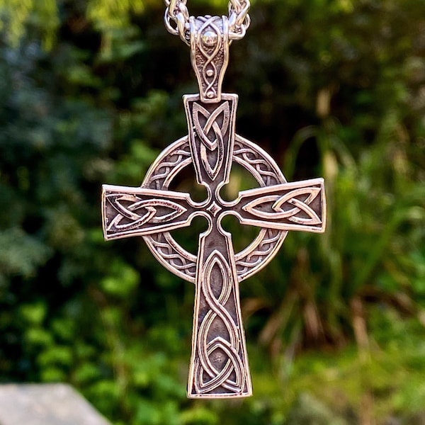 CENWA Celtic Cross Pendant Necklace - Stainless Steel Ringed Cross Jewelry