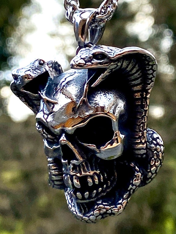 Snake 2024 skull necklace