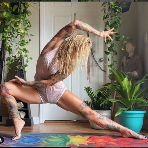 Chakra, Regnbågsyogamatta, Yogamatta med sju chakran, Miljövänlig yogamatta, Latexfri, Halkfri yogamatta