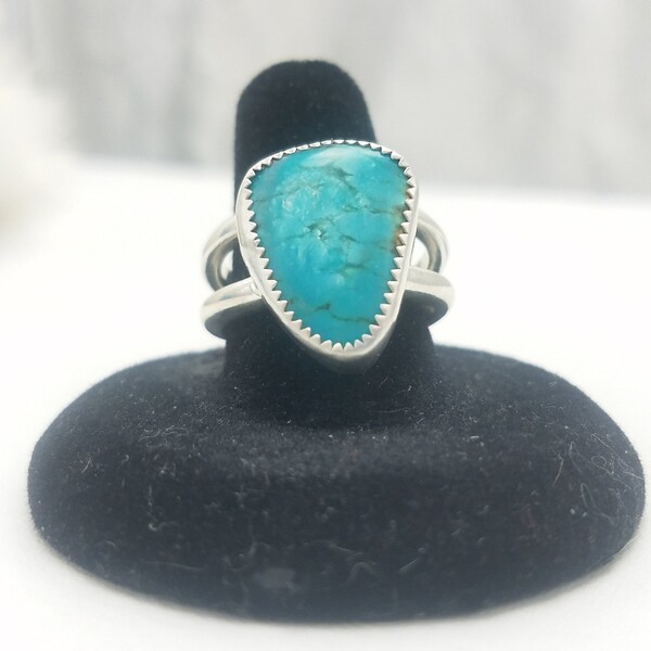 Turquoise Ring in Sterling Silver Size 8.5, Kingman Stone handcrafted and Native American designed Jewelry