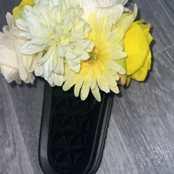 Curseurs de fleurs 3D jaunes pour femmes fabriqués sur commande