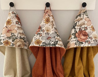 Hooded bath towel for babies, Beige floral frottee towel, Kapuzenhandtuch , Baby Badetuch