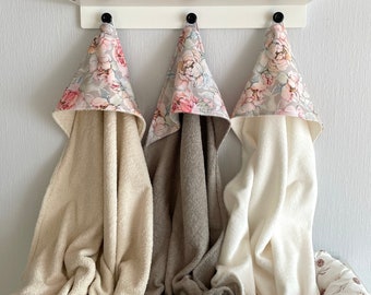 Hooded bath towel for babies, Beige floral frottee towel, Kapuzenhandtuch , Baby Badetuch