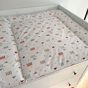 Geometric White Water-Repellent Changing Pad